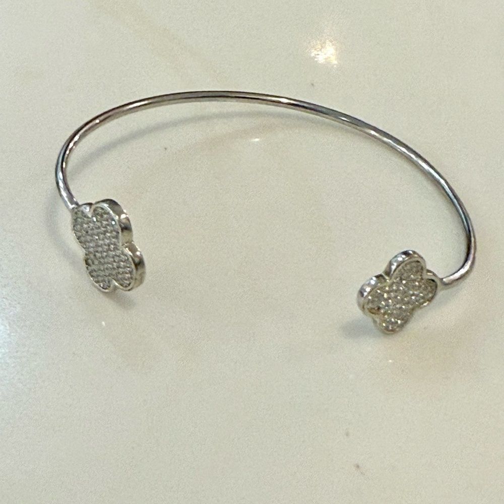 Trendy Boutique Silver Clover Bracelet